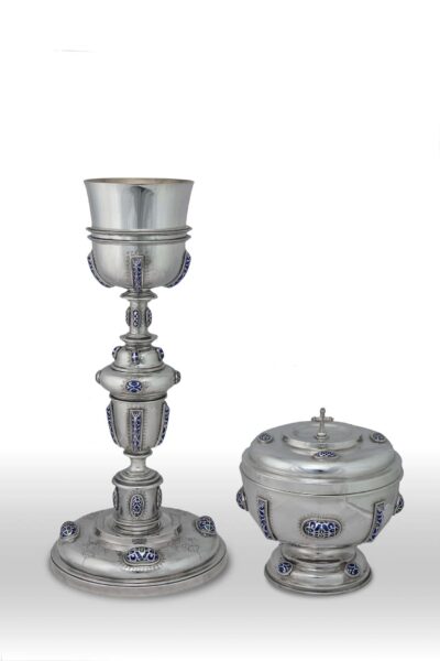 Cáliz y Patena Copón con cabujones en esmalte a fuego