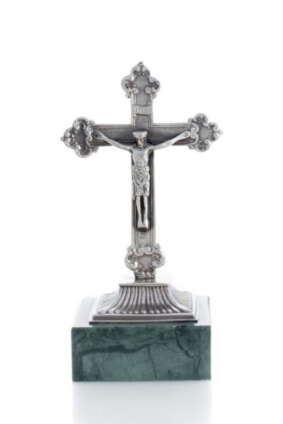 Crucifijo pequeño. Plata