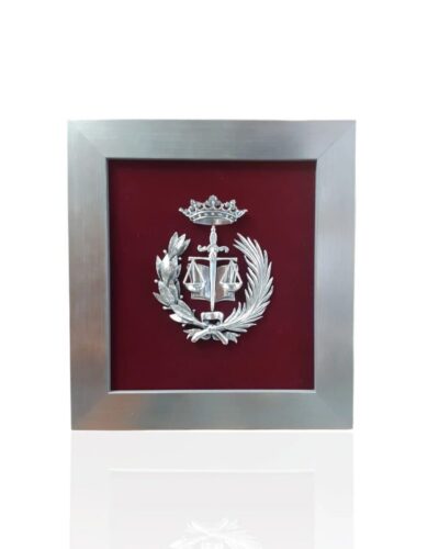 Escudo de Derecho . Plateado